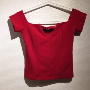  - Röd fin tröja från bik bok