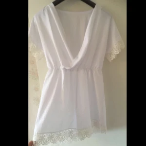  - Söt jumpsuit, står ingen storlek i men gissar att den passar XS-M. 