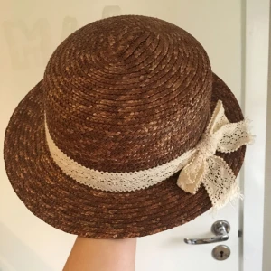  - Fin stråhatt från H&M! Använd 1 gång! 100% halm Hämtas i Gbg! 