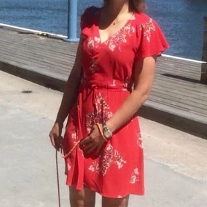 Klänning  - Röda klänning i gott skick 