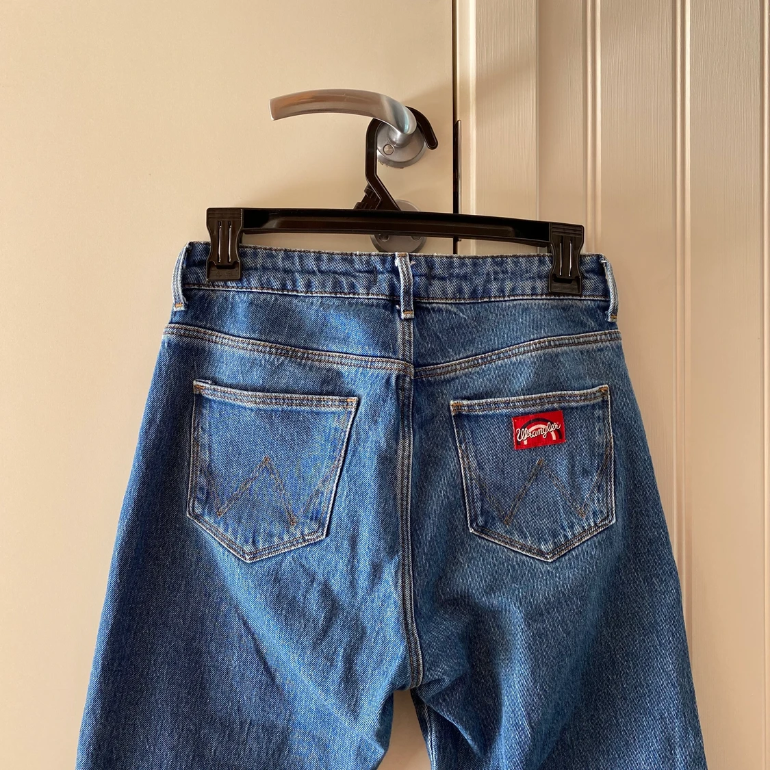 Bootcut jeans från Wrangler 