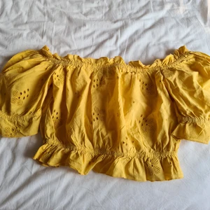 Strl 34 - Från ginatricot använda 2gånger 🥰