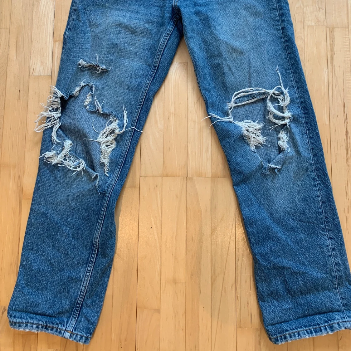 Slitna jeans från Gina, stl 34 - 90