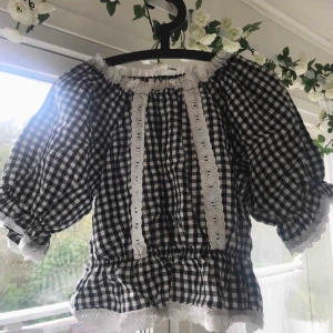 Kawaii topp - Fin topp från fokiwa. Går ner till midjan! Frakt tillkommer på 40kr