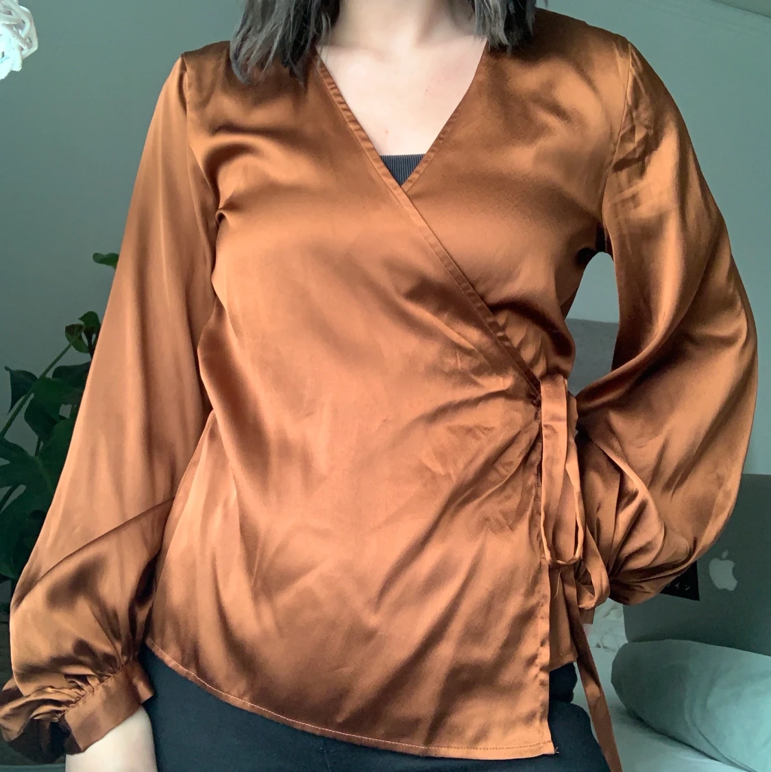 Blus med ballongärmar