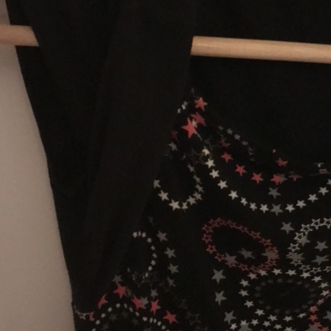 Svart klänning i strl 134/140 - 91