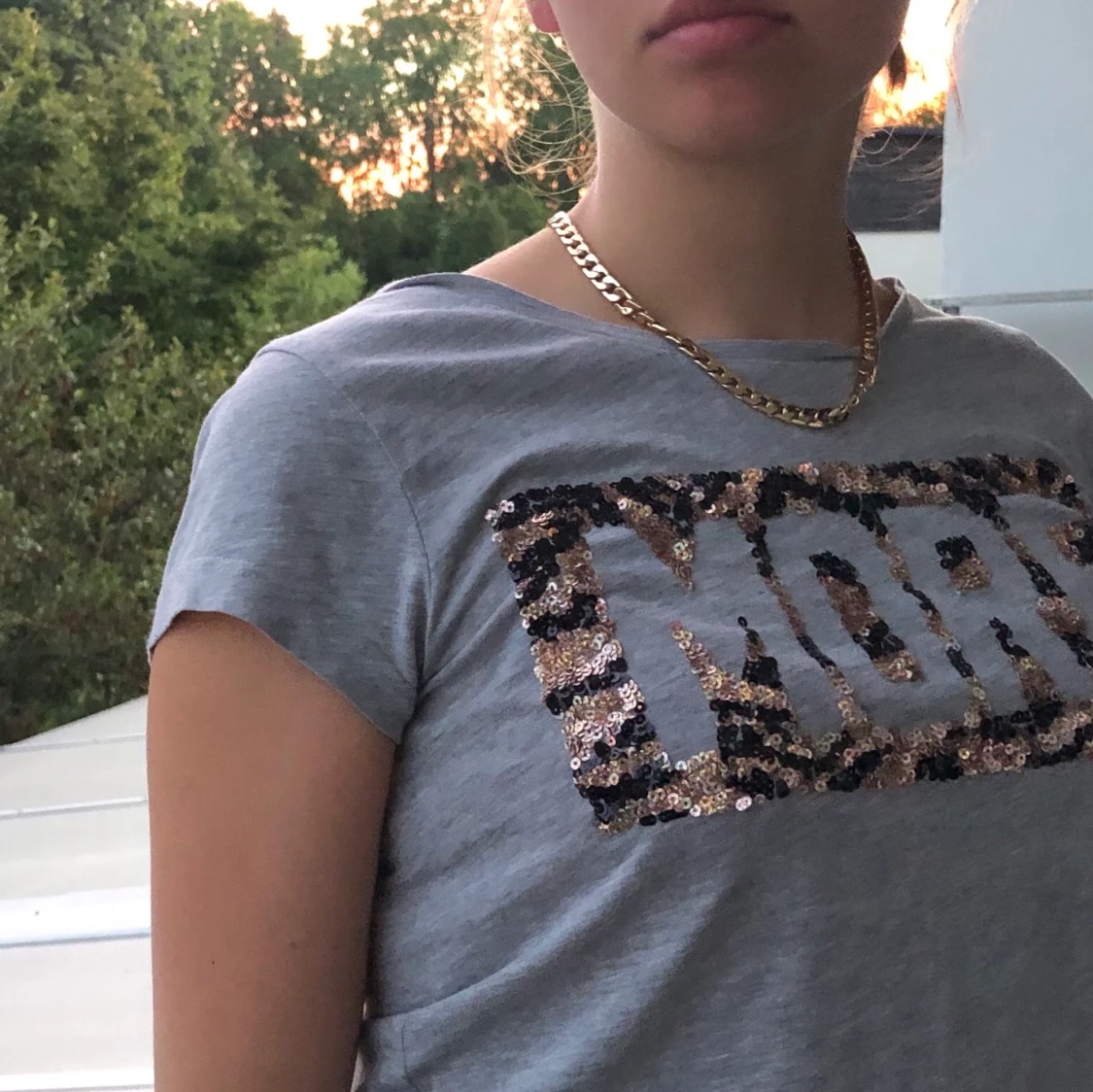 🤍GRÅ T-SHIRT🌪 - 91