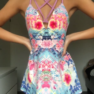 Ginger Fizz jumpsuit - Jumpsuit från Ginger Fizz i storleken xs. Använd endast ett fåtal gånger, köpare står för fraktkostnad.