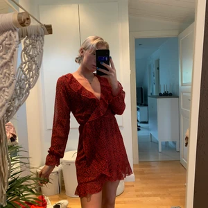 Superfin klänning!! - Väldigt fin klänning som passar perfekt i sommar!!!😍😍😍