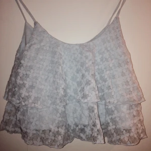  - Linne med spetts från H&M. ( Magtröja ) 