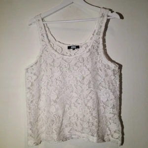  - jättegulligt spetslinne från monki, använd endast ett fåtal gånger!! 