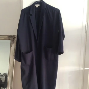  - Rock/kappa från Monki i storlek S. 