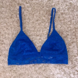  - Superfin bralette i spets från Björn Borg. 
Köpt i Björn Borg-butik i Göteborg men köpte tyvärr i fel storlek. Helt oanvänd såklart! 
Har swish & fraktar om köparen betalar frakten 😊