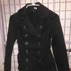  - Höstjacka i storlek xs