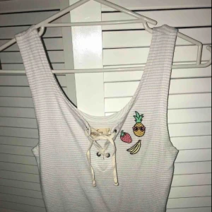  - En Najs Hollister linne i storlek S