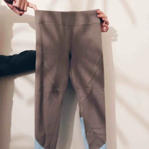  - Träningstights från WYTE. Skickas mot frakt eller möts upp i centrala STHLM.