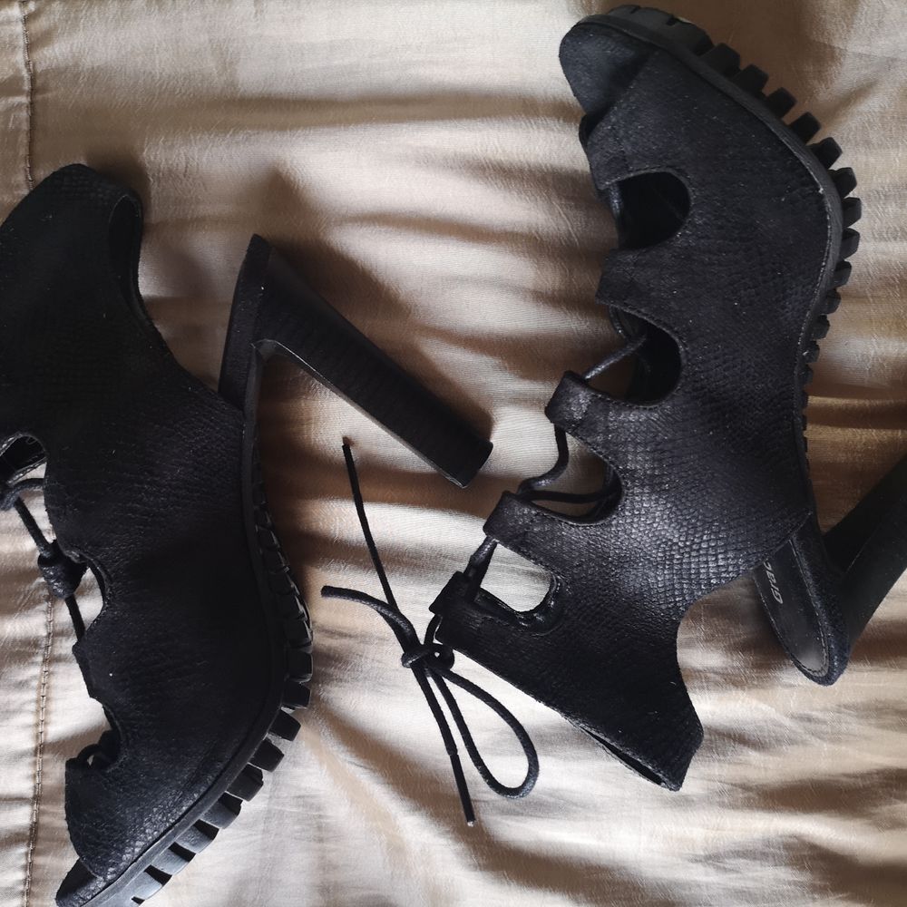 Snygga sandaletter från Deichman, stl 37, färg svart, nya . Skor.