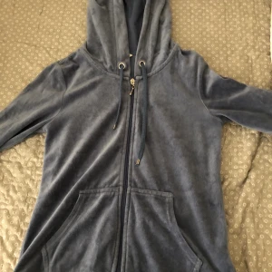 Kofta - En fin blå kofta som är väldigt fin till hösten