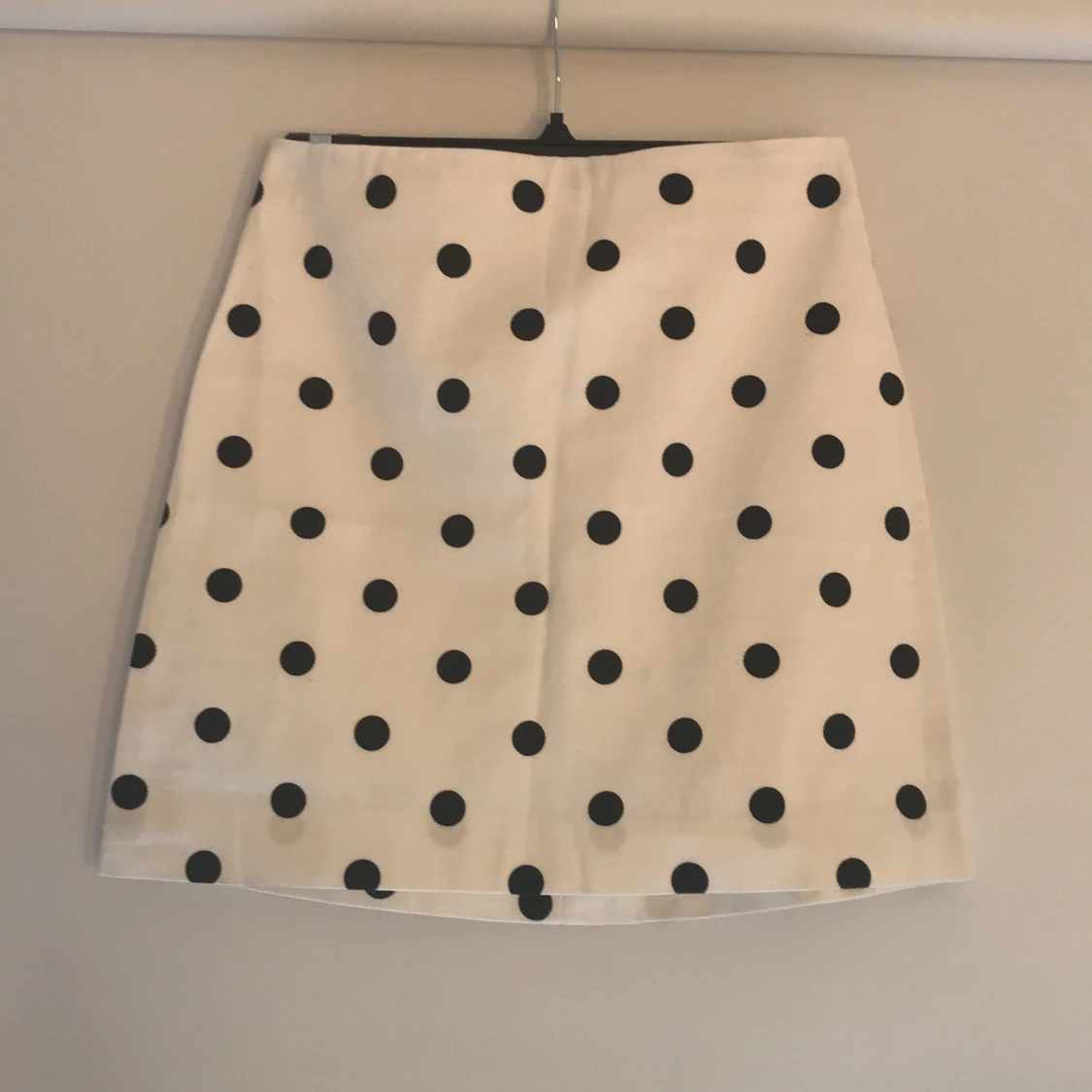 Prickig kjol från mango i strl XS