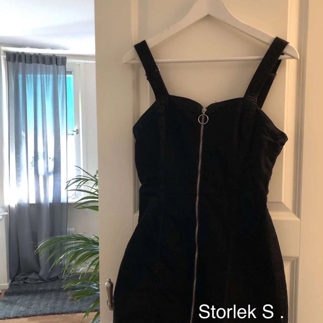 Svart klänning