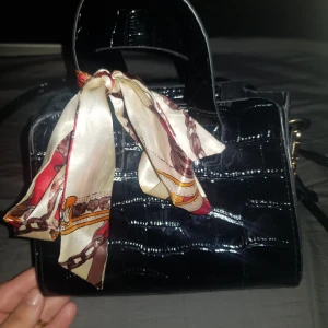 Axelremväska - Oanvänd. 100kr går att justera. 