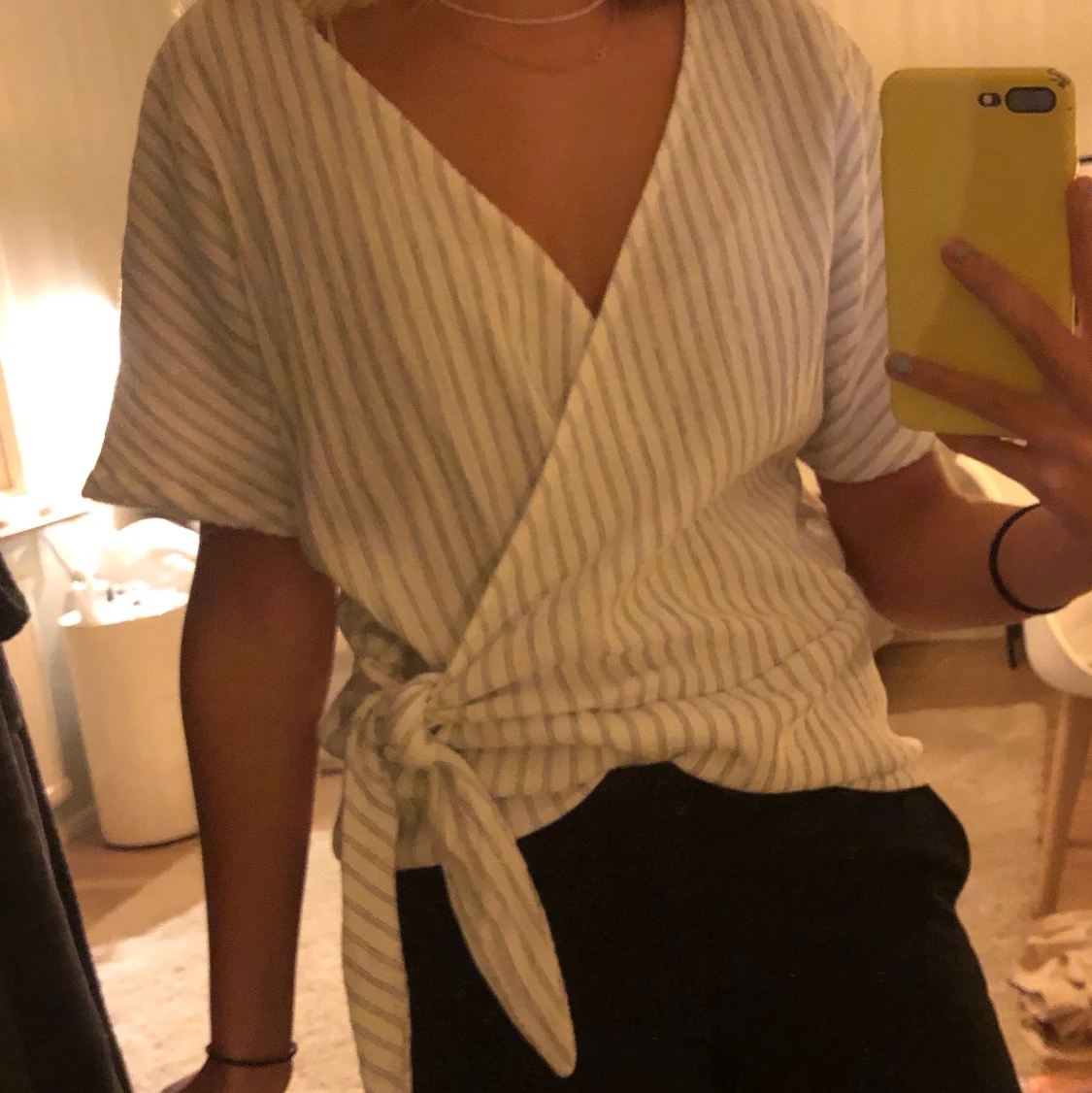 Söt randig omlottblus