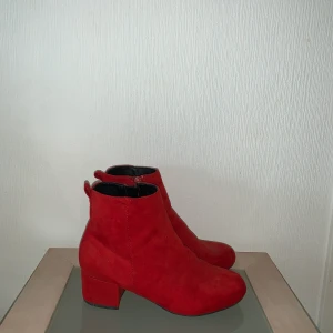 Skor - Säljer dessa skor för de är för små för mig nu!💞