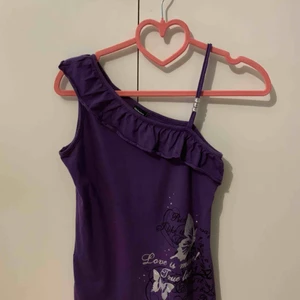 Topp - Tops i storlek xs, fin skick, finns i Odenplan Stockholm, kan skicka via post,