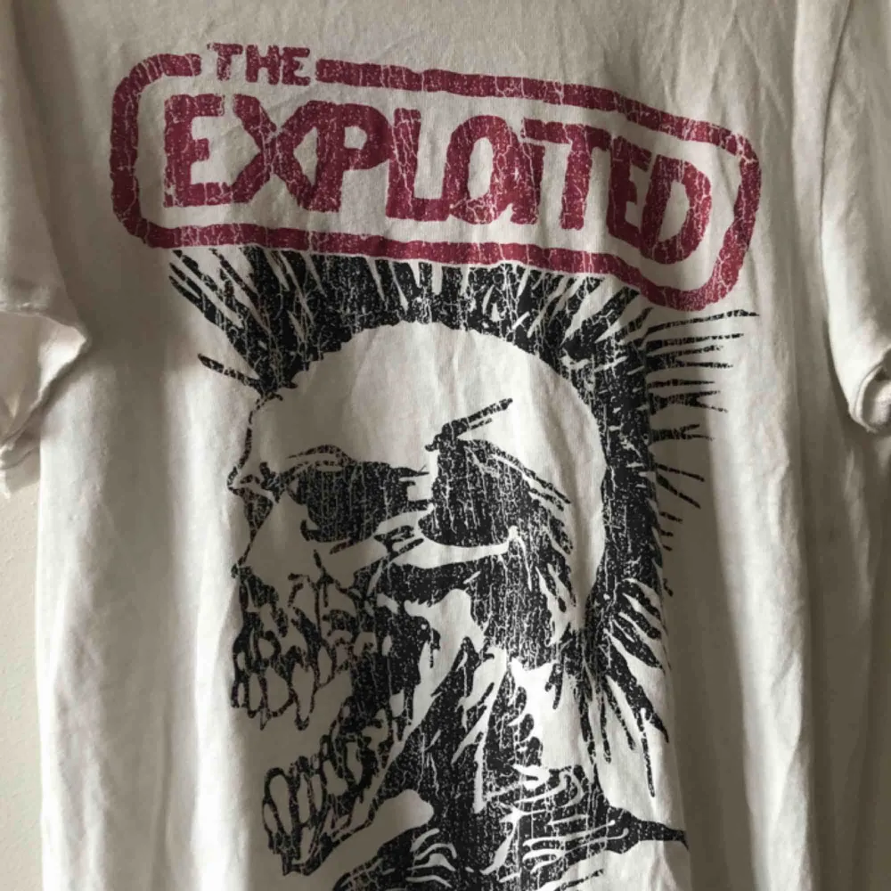 Exploited bandtröja i bra skick. . T-shirts.