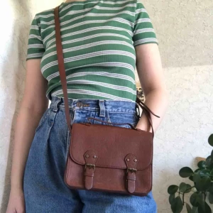  - Handväska från H&M. Använt skick men fortfarande fin🌿