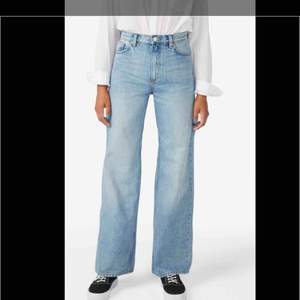 Oanvända Yoko jeans från monki, storlek w24. Slutsålda på deras hemsida!