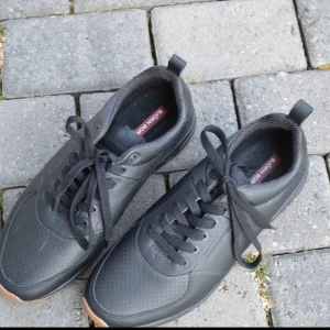  - Helt nya sneakers från Björn Borg! Säljer då de är för stora. Frakt tillkommer! 