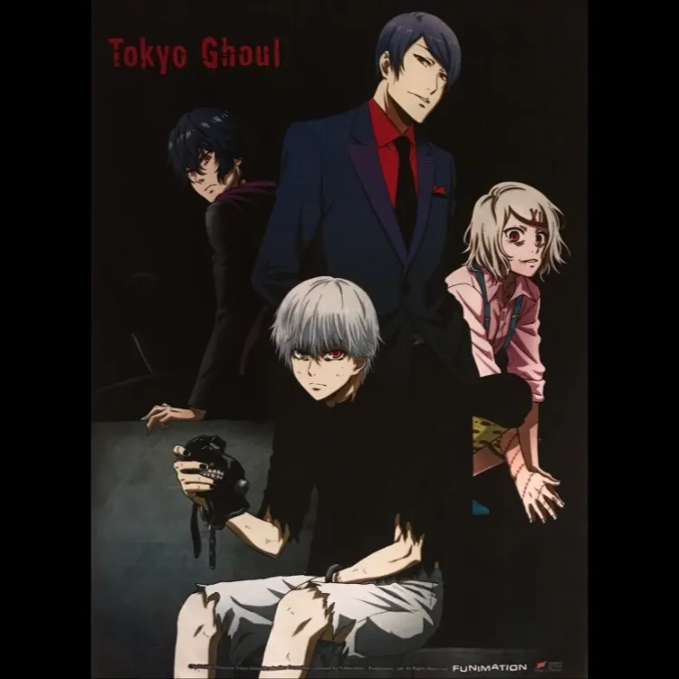 VÄLDIGT PRISVÄRD, NYSKICK OCH KÖPT FÖR RUNT 300 KR                                                       Väldigt stor och otroligt fin Tokyo Ghoul poster som är köpt på Närcon. I samma skick som när jag köpte den.                                                           82 cm bred och 112 cm lång.                                        Postern är gjord i tyg (eller något som liknar tyg) och håller därför bättre än de som är gjorda i papper. Hängs upp i två krokar som är flyttbara så man kan anpassa dem efter avståndet mellan skruvarna i väggen.                                 Hör av dig om du har frågor eller vill ha fler bilder✨. Övrigt.