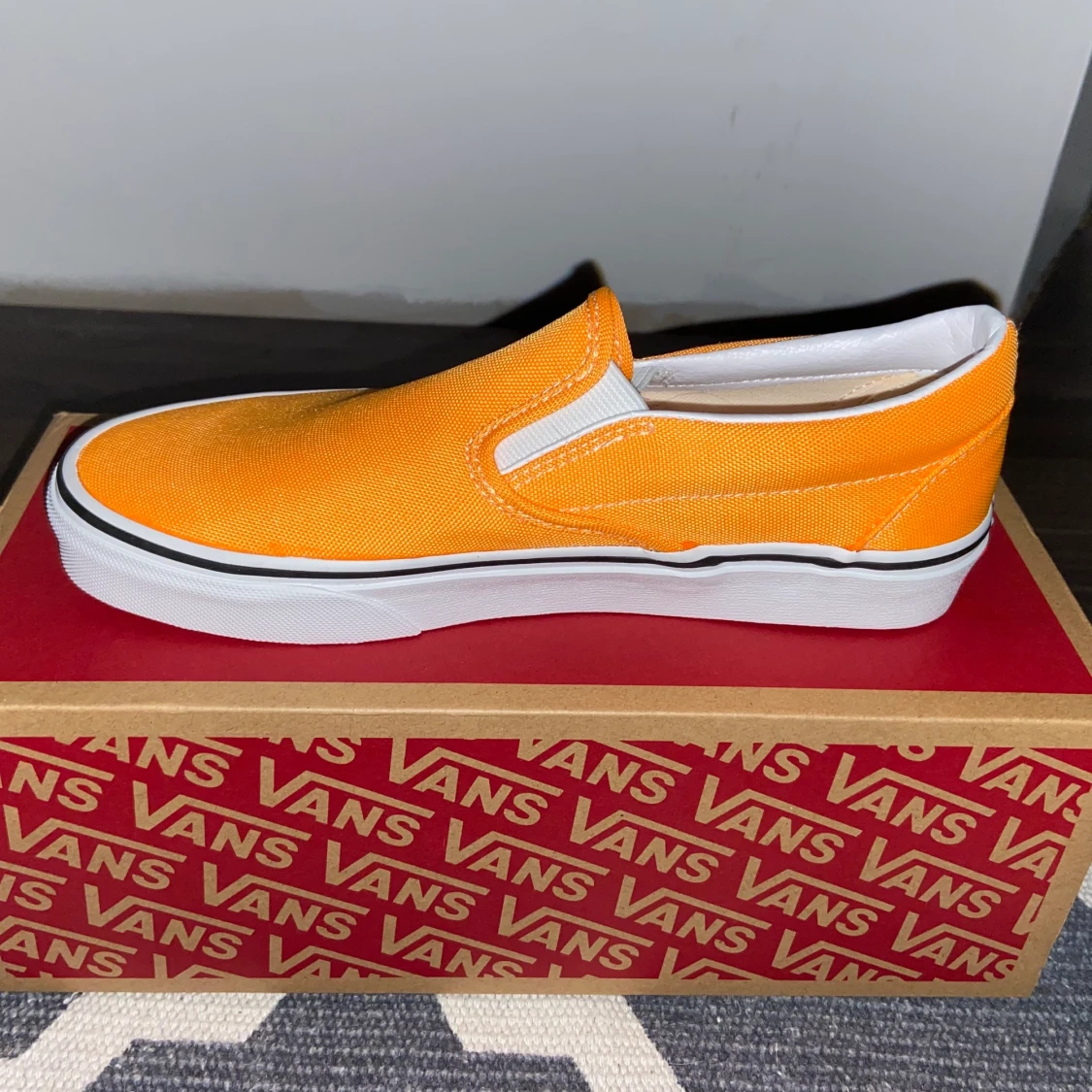 VANS slip on