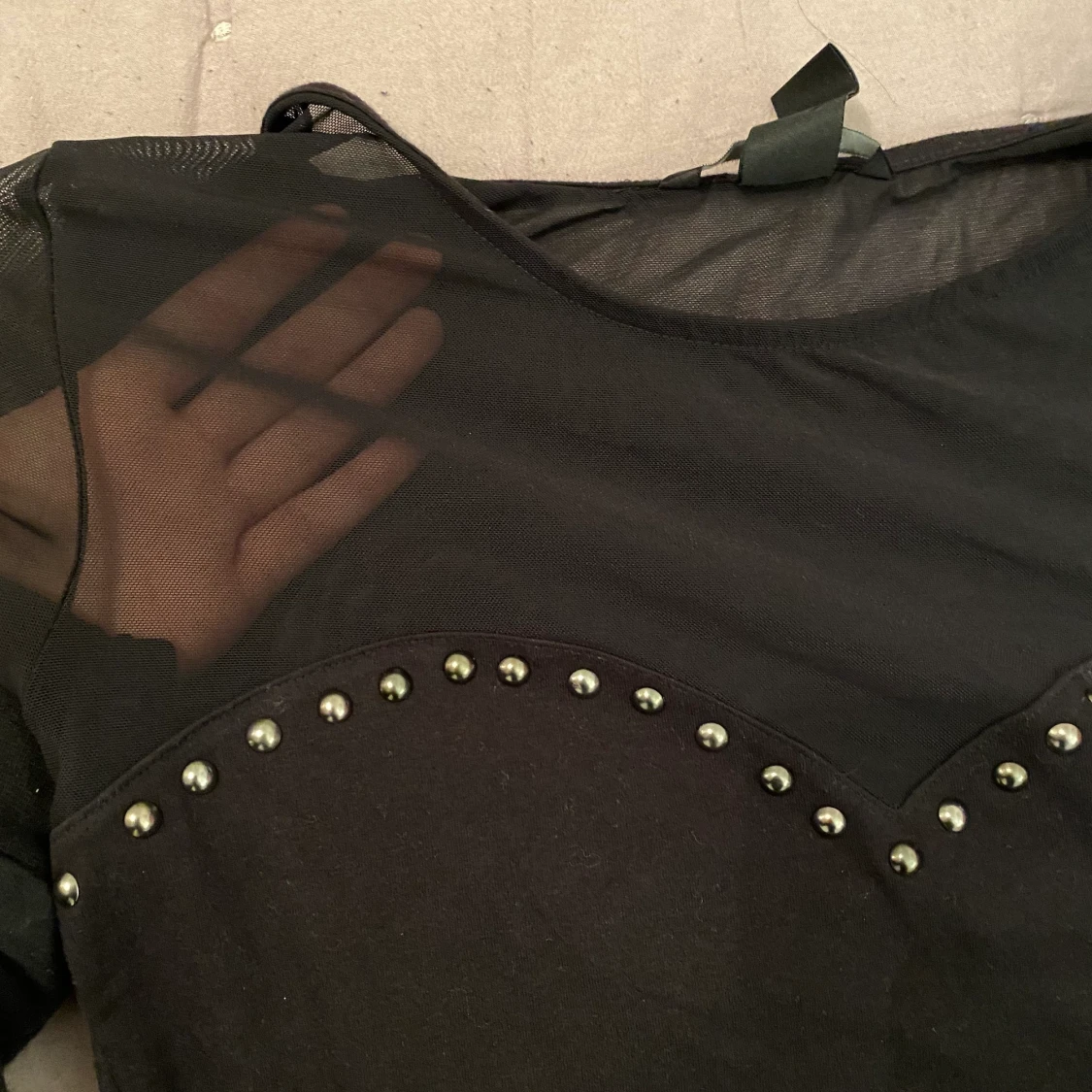 Lång svart tröja  - 90