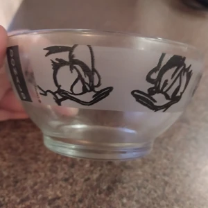 Donald Duck/Kalle anka skål - Sparsamt använd! Djur och rökfritt hem. Samfraktar gärna,kika in mina övriga annonser!