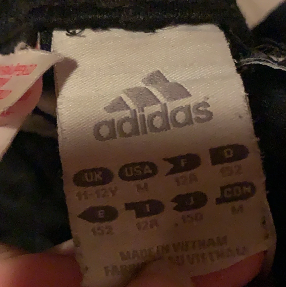 Adidas träningsbyxor storlek S - 90