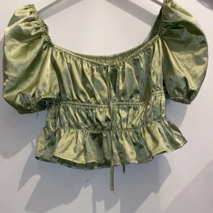 Fluffig top - Fluffig enkel liten topp nyskick, 