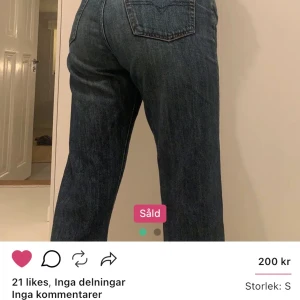 Skitsnygga diesel jeans🤛🏽 - Säljer dessa assnygga lågmidjade diseljeansen. Jeansen är köpta av en annan tjej på Plick men de var lite för små för mig så säljer de vidare. Innerbenslängden är 84 cm och de är w29 som passar mig med s-m. Buda gärna💕 