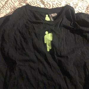 Billie Elich T-Shirt från H&M storlek XS,tvättas självklart innan försäljning!❤️