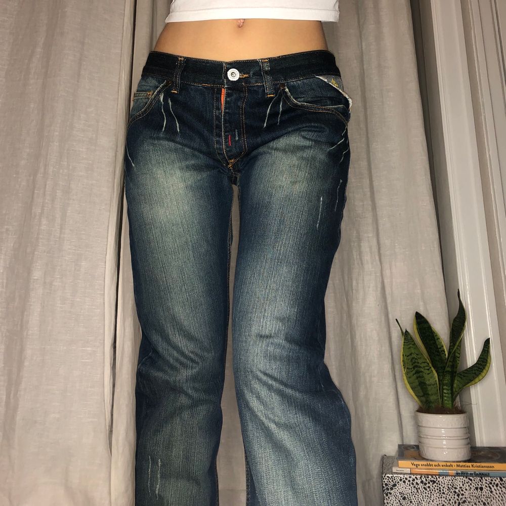 Feta y2k jeans från Replay❗️ w30, midjemått: 87cm innerbenslängd 82cm🥰. Jeans & Byxor.