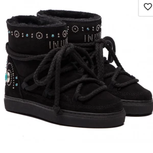 Inuikii - Helt oanvända inuikii skor, nypris runt 3000! Säljer för att de inte används då jag har andra.                                Lappar och kartong finns! Pris kan diskuteras vid snabb affär! 