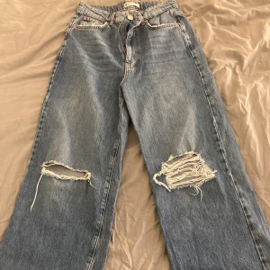 Vida jeans - Säljer dessa 90s jeans från Gina då jag inte använder dom. De är endast använda ett fåtal gånger och är bra i längden till mig som är 160💕