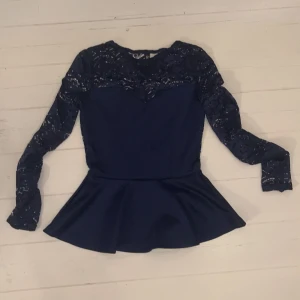 Topp blå HM - OANVÄND! säljer för 120kr inklusive frakt. 