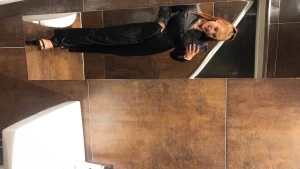 Byxdress från boohoo - Svart byxdress från boohoo. Använd en gång