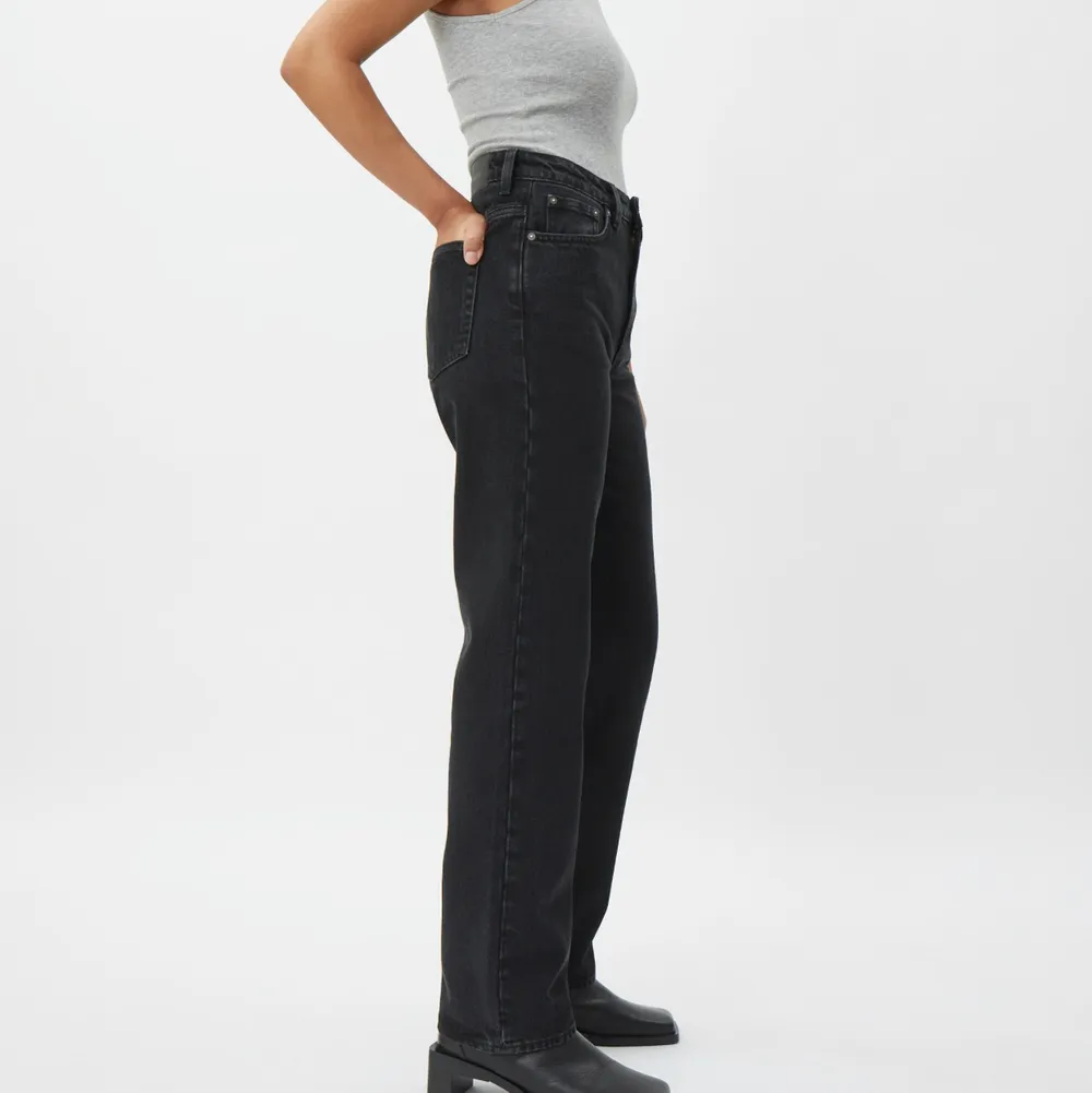 Jeans från weekday i modellen voyage. Storlek 29/30. Köpare står för frakt. Hör av er vid intresse🥰. Jeans & Byxor.