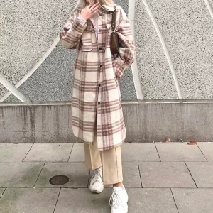 Kappa i perfekt skick 🌹 - Passar XS-M då den är väldigt oversize, jag på bilden är xs & 165. Så den passar även längre än mig bra! Säljer då den tyvärr inte kommer lika mycket till användning längre. 💕