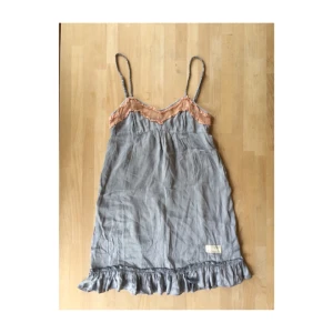  -  Nattlinne i siden från Odd Molly. Använt några få gånger.