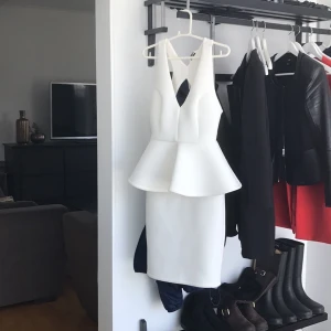  - En vacker studentklänning använd 1 gång 