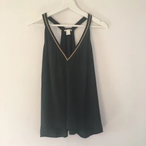  - Jättefin top i nyskick från HM